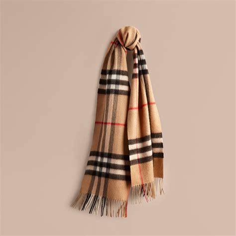 echarpe Burberry cachemire